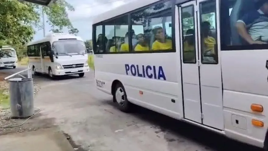 Trasladan a 200 privados de libertad desde Chiriquí a distintos centros penitenciarios del país