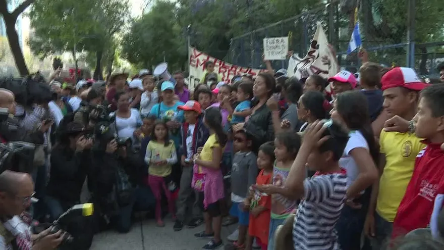 Centroamericanos en México protestan frente a embajada EEUU