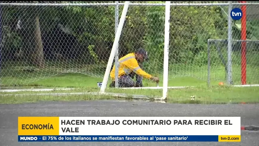 Beneficiarios del vale digital acuden a colocarse la vacuna