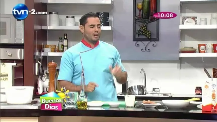 Salchichas Rellenas De Spaghetti Con Salsa De Mantequilla Y Leche