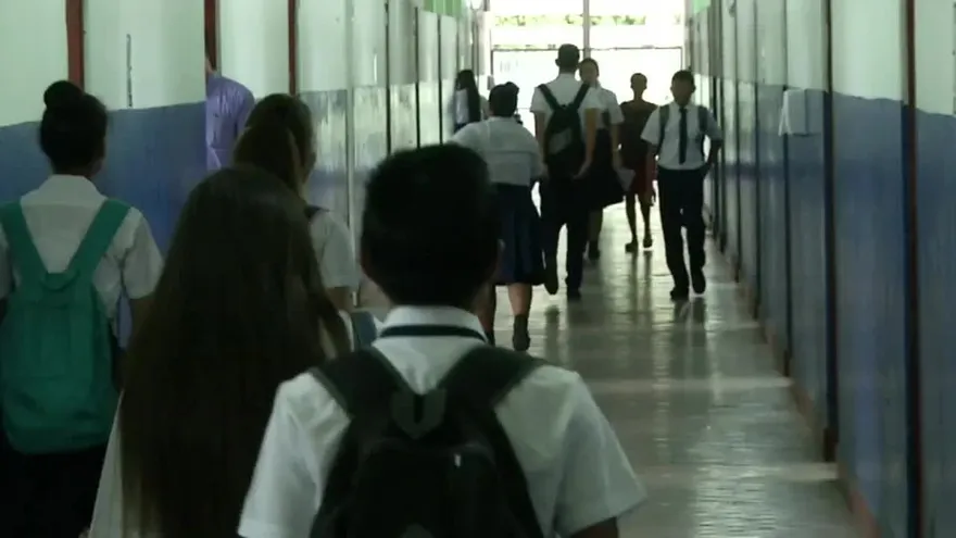 Bajo la lupa: Jóvenes amenazados por la violencia