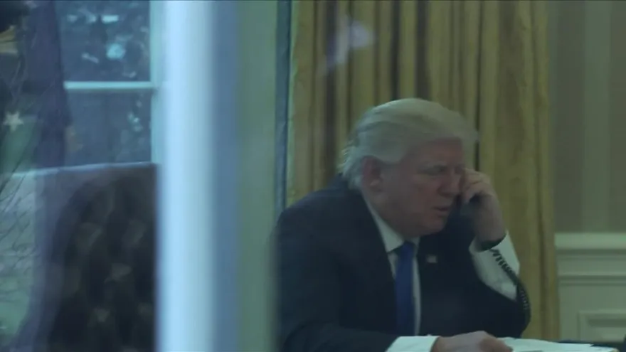 Trump al teléfono con líderes mundiales.