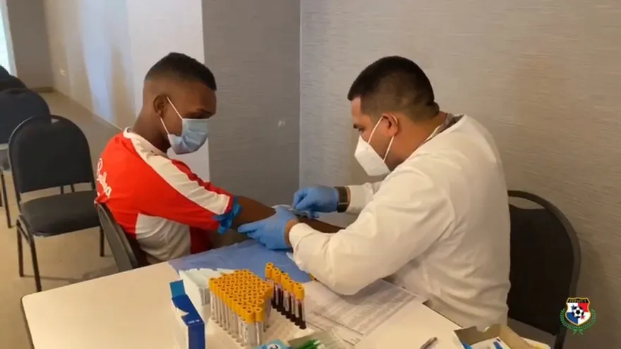 Los jugadores convocados por Thomas Christiansen se realizaron pruebas COVID-19