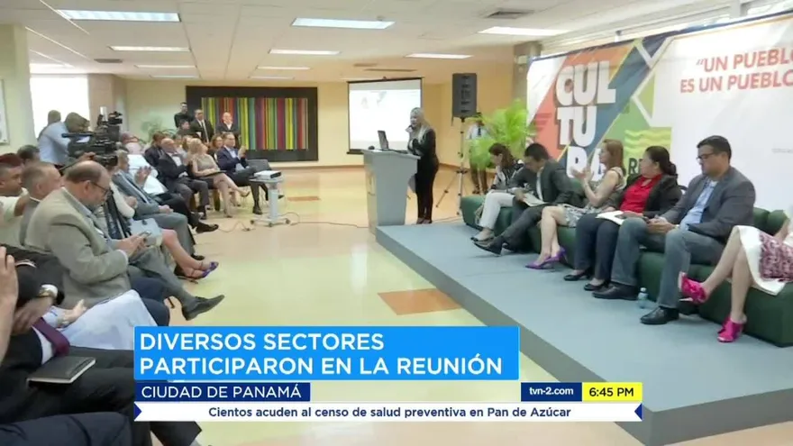 Solo dos candidatos presidenciales asistieron a conversatorio por la cultura