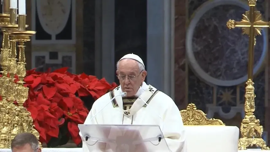 El papa pide imitar generosidad de los Reyes Magos y clama por inmigrantes bloqueados en el mar