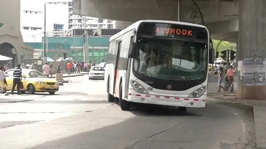 Metrobus afectado por el vandalismo