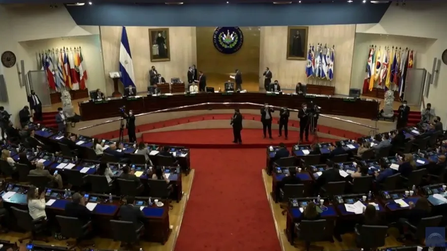 Congreso aprueba que el bitcoin sea moneda de curso legal en El Salvador