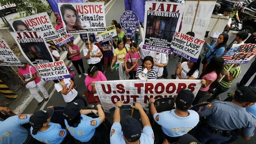 Deportado a EEUU marine que mató a transexual.