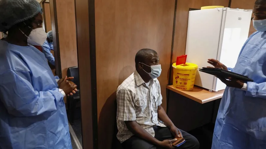 Seis de siete infecciones de covid en África no son detectadas.