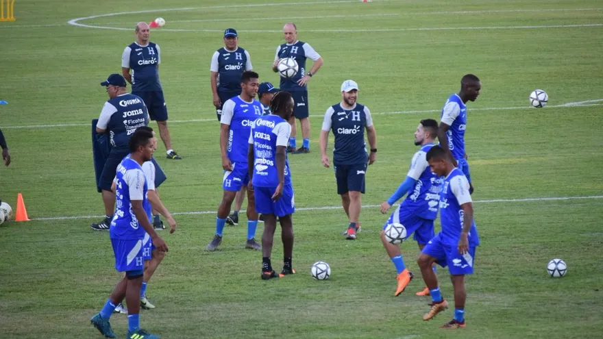 Coito comienza en la cancha sueño de llevar a Honduras a Mundial Catar 2022