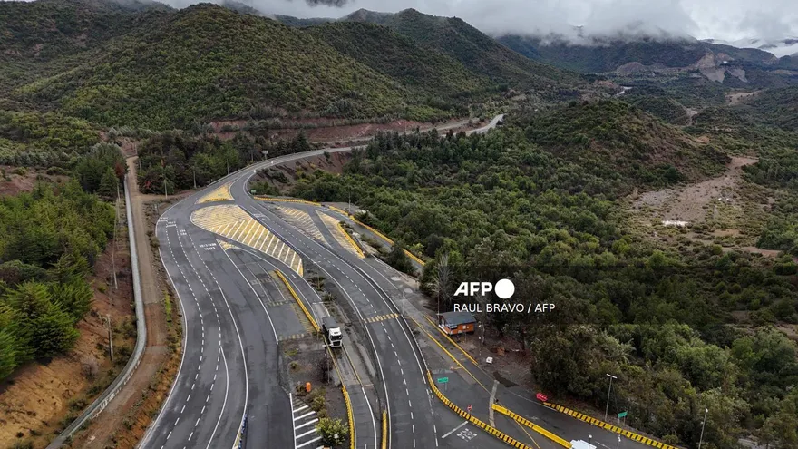 Foto ilustrativa de la entrada de la mina El Teniente