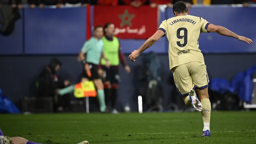Robert Lewandowski celebra anotación ante Osasuna