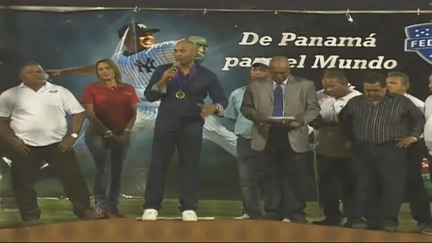 MARIANO AGRADECE HOMENAJE