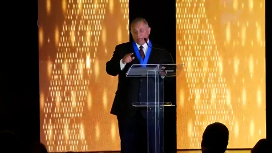 Periodistas deportivos de TVN Media reciben condecoración Manuel Roy