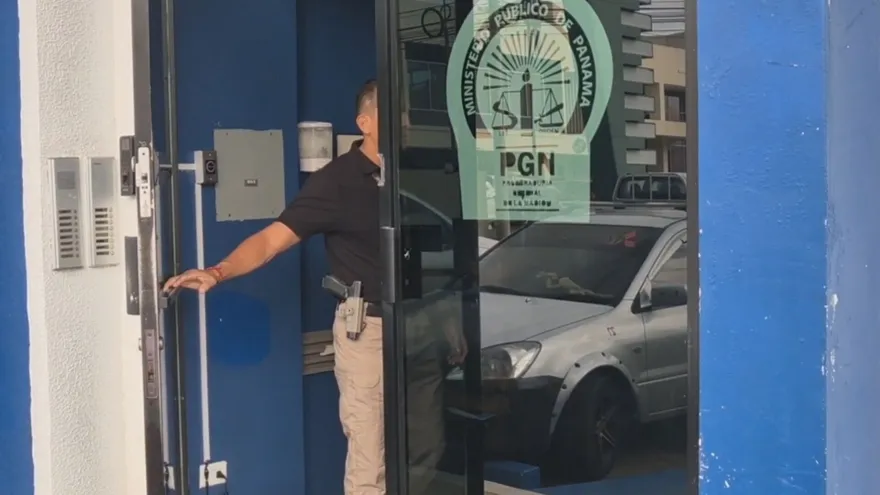 Suspenden audiencia a ucranianos investigados tras allanamiento con armas y oro