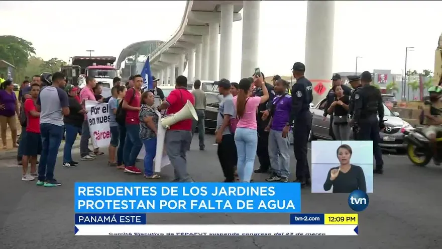 Residentes de Los Jardines protestan por falta de agua