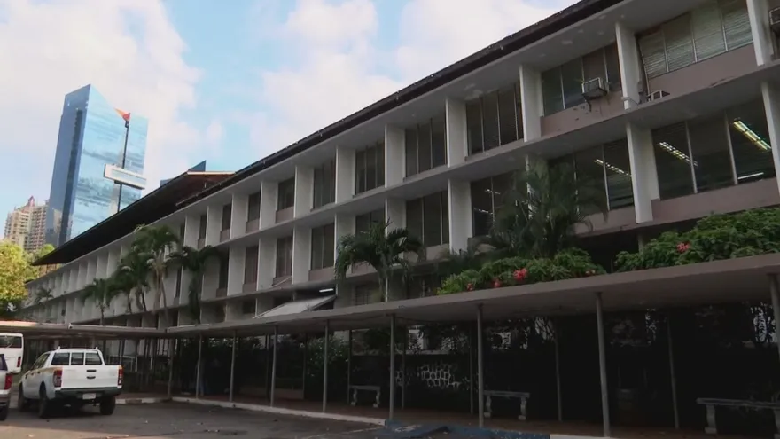 Ministra Lucy Molinar acude al Remón Cantera por amenazas contra su directora