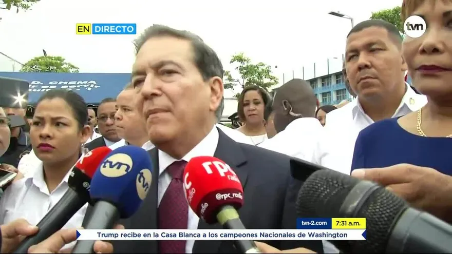 Presidente participa de actos cívicos en Colón