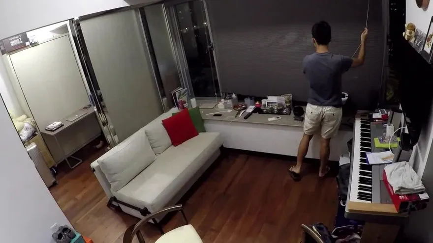 En Hong Kong, jóvenes habitan “nanoviviendas”