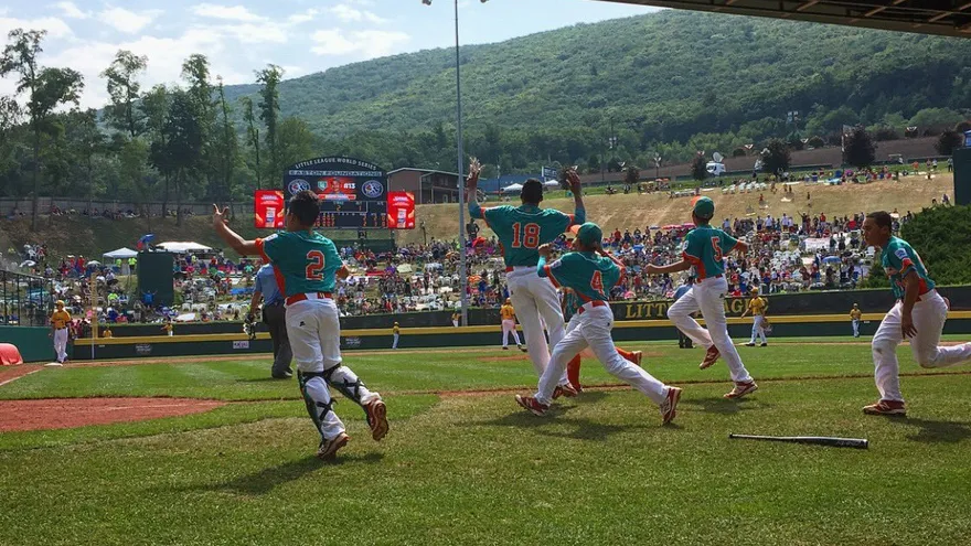 Los jugadores de Panamá saltaron de alegría tras los jonrones de González y Pineda
