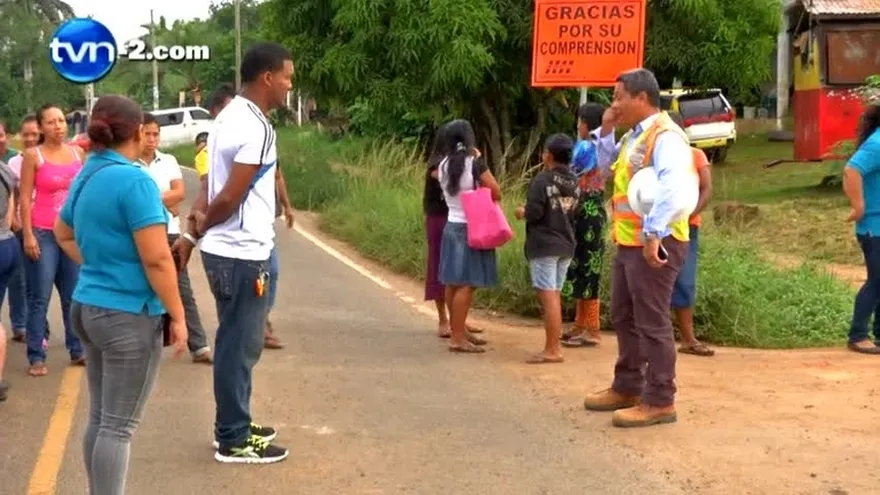 Exigen cancha sintética en escuela de Burunga