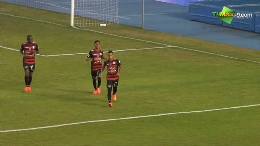 Con doblete de Darwin Pinz