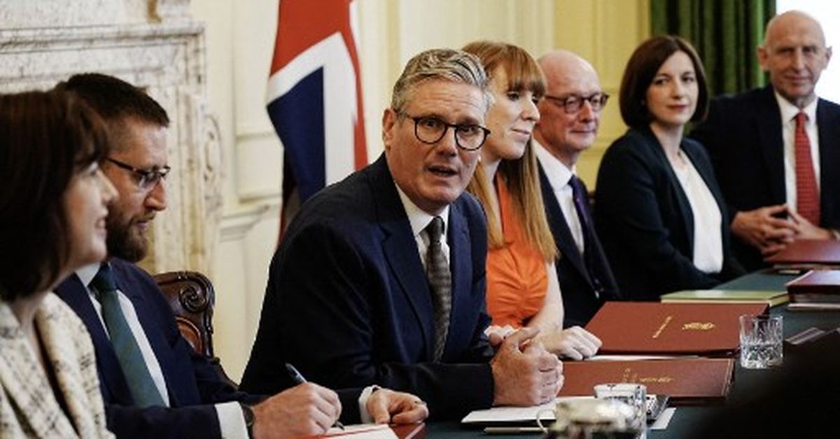 Starmer admite su error al nombrar embajador británico en EEUU a político vinculado a Epstein