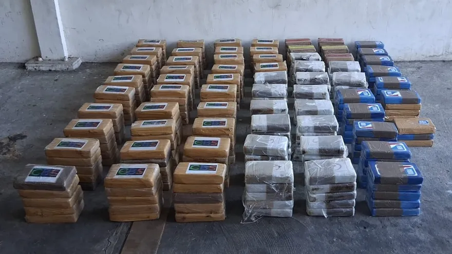 Lograron el decomiso de 333 paquetes rectangulares de presunta sustancia ilícita