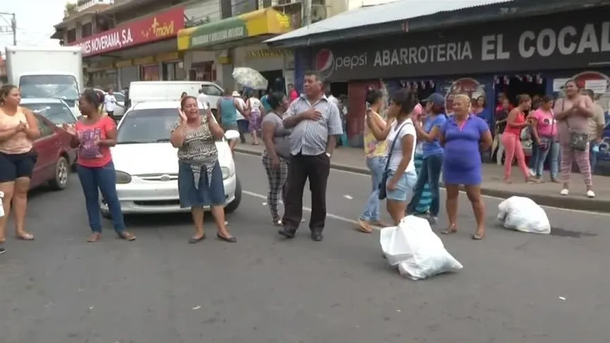 Buhoneros protestan en La Chorrera por permisos