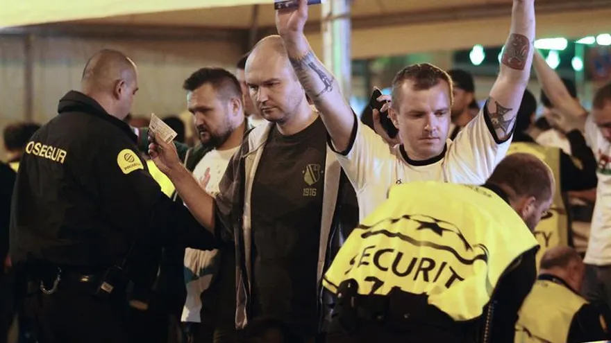 Arrestan a ultras del Legia en la previo del estadio Santiago Bernabéu