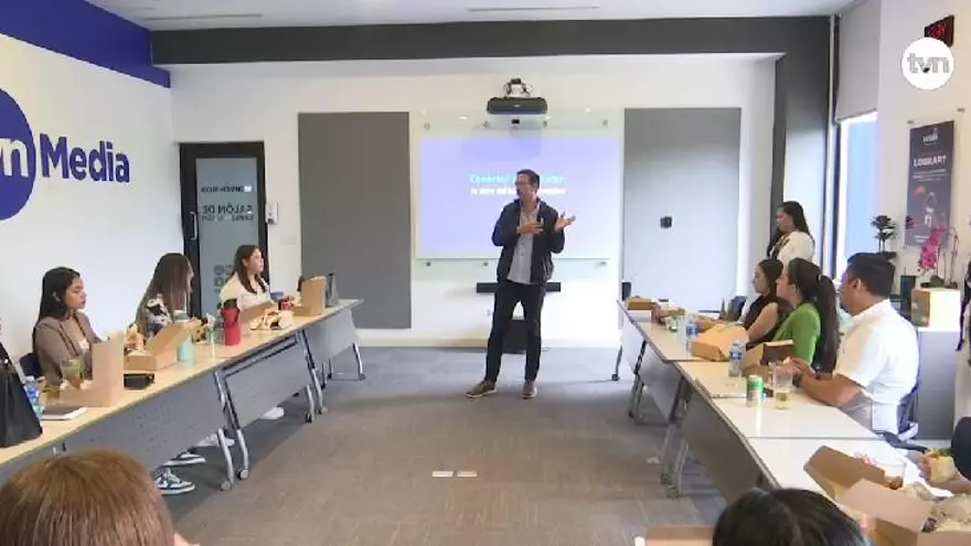 TVN Media y FSU Panamá firmaron acuerdo de colaboración para formar estudiantes