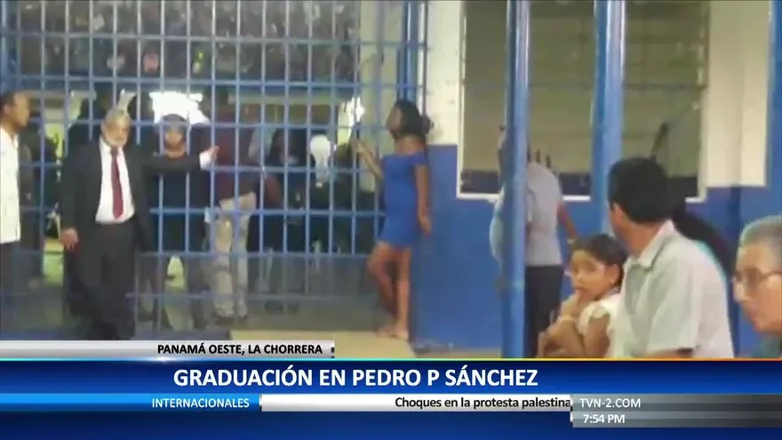 Conflicto impide ingreso de padres de familia a graduación en La Chorrera