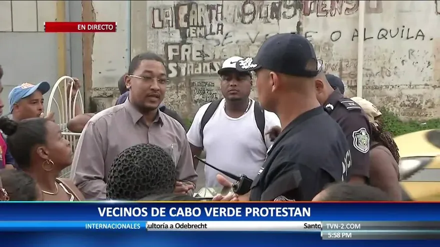 Residentes de Cabo Verde protestan en la Avenida Nacional