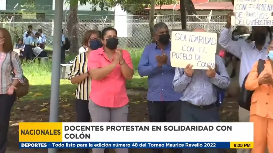 Docentes de distintos planteles protestan en apoyo con la provincia de Colón