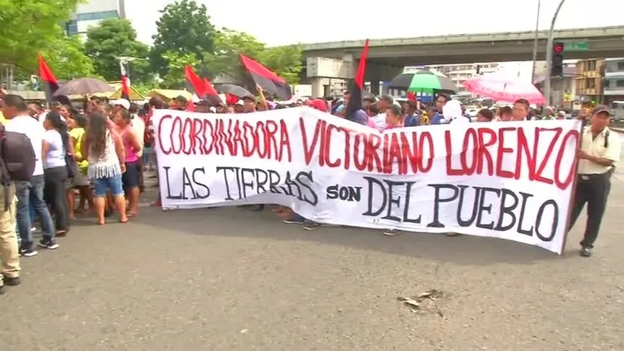 Indígenas protestaron en la 5 de Mayo