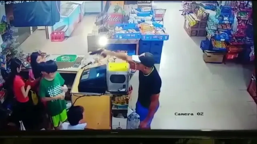 Roban en abarrotería en Los Santos