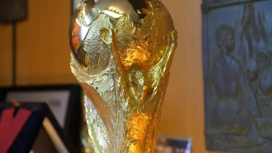 Una empresa italiana restaura la Copa del Mundo
