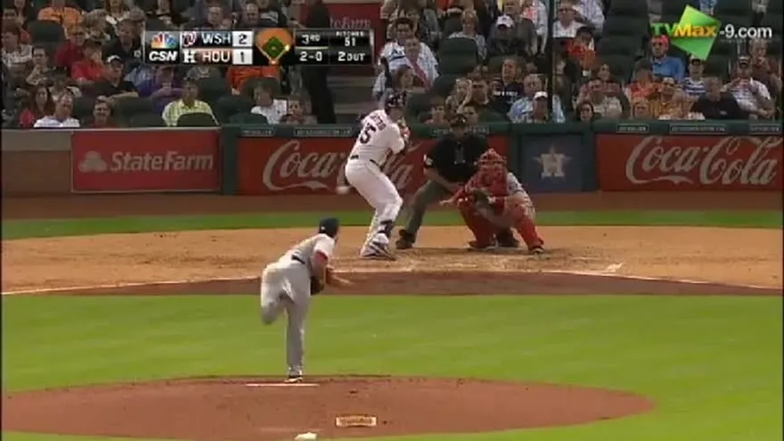 Jugada de jardinero que sin mirar agarrro la pelota