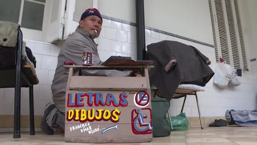 Las calles, el último refugio de los más golpeados por la crisis argentina