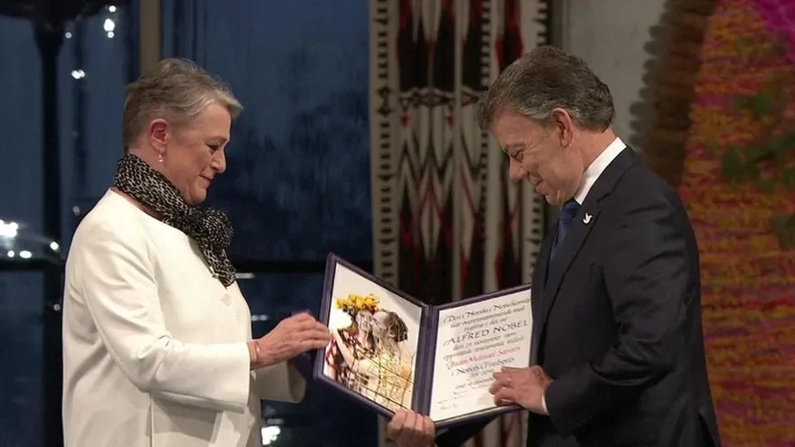 Santos recibió en Oslo Nobel de la paz