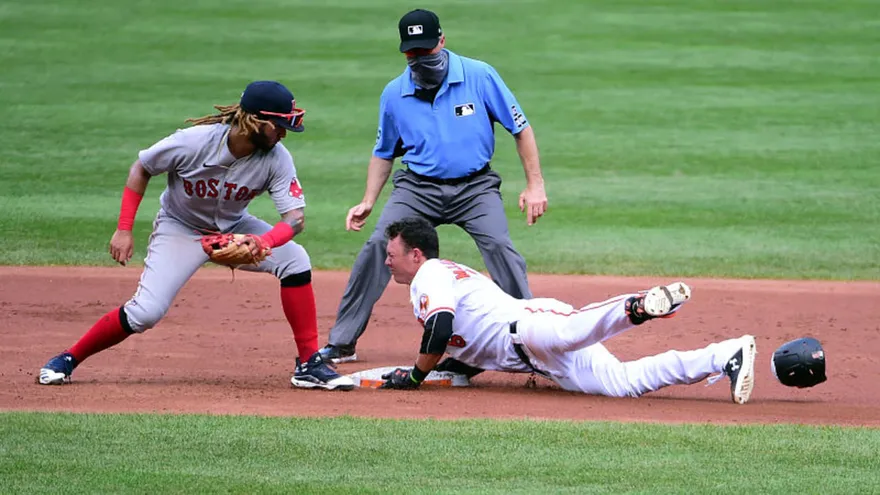 El panameño Jonathan Araúz bateó de 4-2 en la derrota de los Medias Rojas