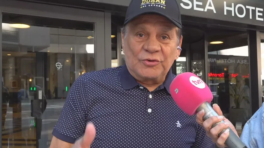Jelou sorprende a Roberto Durán que celebra en Canadá sus 75 años