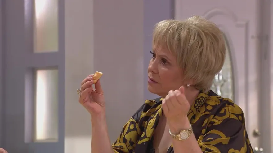 Silvana Sin Lana - Capítulo 3: "Stella tiene un ataque de celos con Chivis"