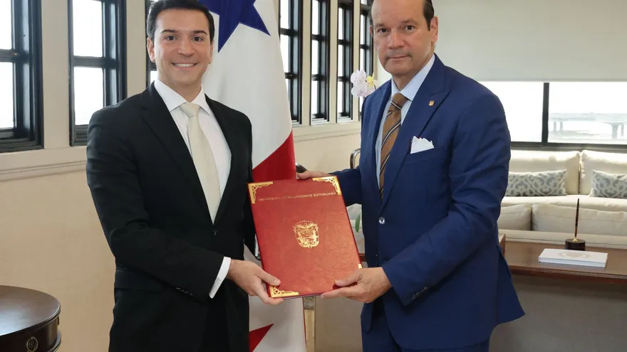 Ernesto Méndez Chiari asume como embajador de Panamá en Guyana