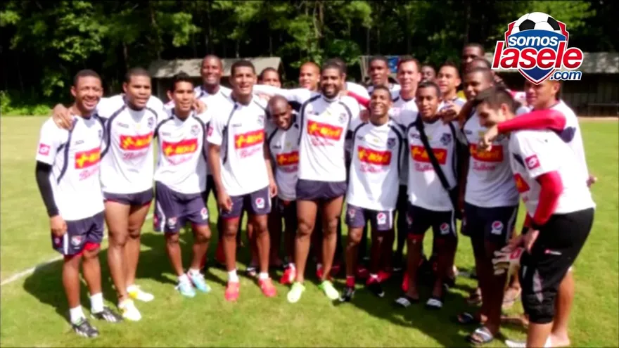 Jugadores de la Sele le cantan a Rubén Blades en su cumpleaños