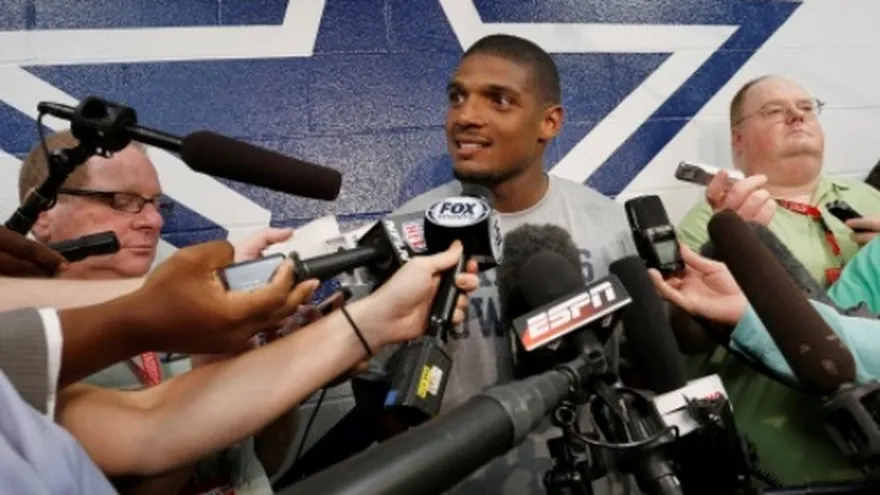 Los Cowboys descartan al primer jugador gay de la NFL