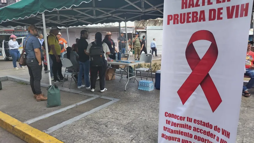 Pruebas de VIH en la Plaza 5 de Mayo.