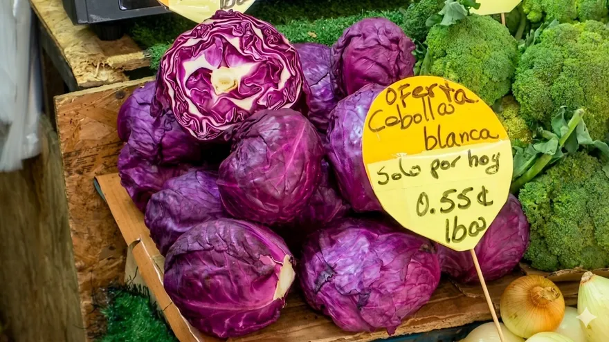 Comerciantes en Merca Panamá mantienen ofertas y descuentos para atraer compradores.
