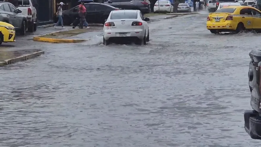 Penonomé Flooded by Brief Rain; Civil Protection Monitors Vulnerable Areas