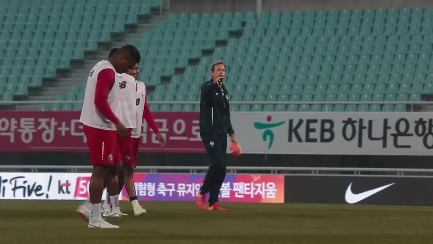 Vistas del reconocimiento de cancha de Panamá en Corea del Sur